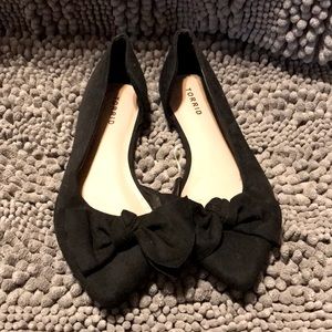 Black flats 9w